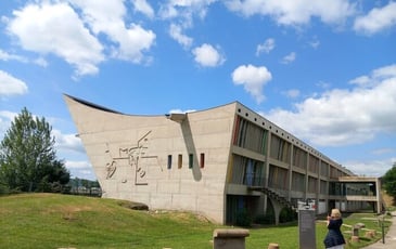 Visites à deux voix de la Maison de la Culture et de l'église Saint-Pierre