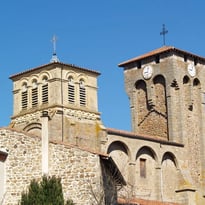Visite de l'église fortifiée et du village de Marols