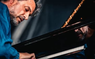 De l'éclosion à l'essentiel