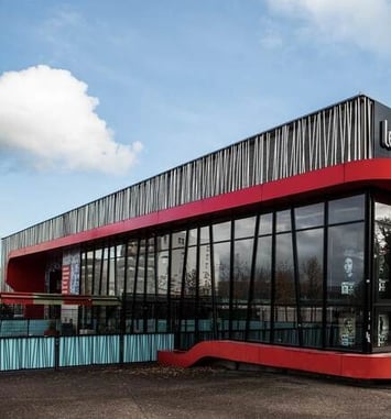 Visite guidée du fil, salle de concert : des coulisses, aux studios, à la scène !