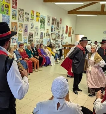 Danses folkloriques et médiévales à l'honneur Colline du Calvaire