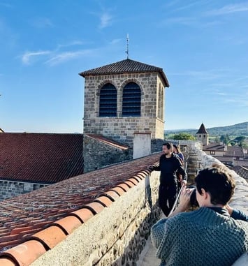 Visite «  flash » du chemin de ronde du prieuré